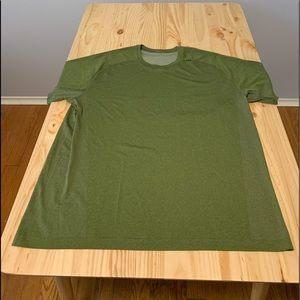 Men’s Lululemon T-Shirt XL